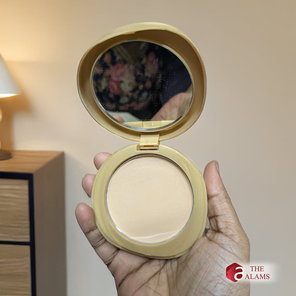 Lakme 9 to 5 Sun Expert Matte Compact Sunscreen Powder SPF 40++ 3 Lakme 9 to 5 Sun Expert Matte Compact Sunscreen Powder SPF 40++ - Image 3