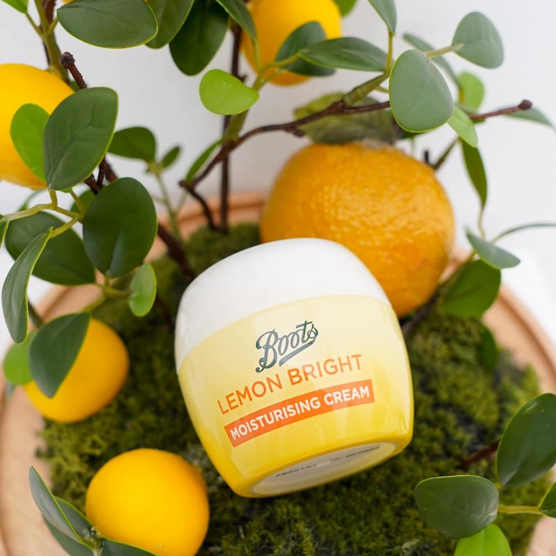 Boots Lemon Bright Moisturising Cream, 50 ml 3 Boots Lemon Bright Moisturising Cream, 50 ml - Image 3