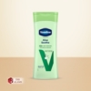 Vaseline Aloe Soothe Body Lotion For Dehydrated Skin, 400 ml 4 Vaseline Intensive Care Aloe Soothe Body Lotion For Dehydrated Skin 2